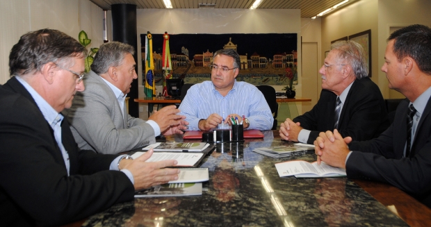 sc_discute_exportacao_de_fumo_para_a_china_20140324_1896032302