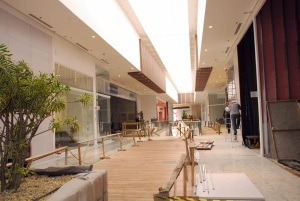 Equipe vistoria espaços de lojas do Lages Garden Shopping (6)