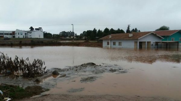 chuva Universitário