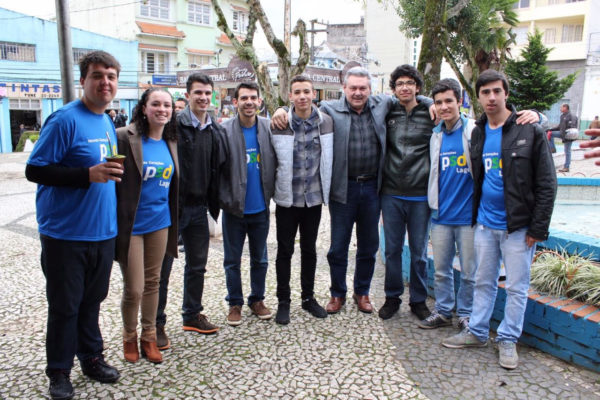 mateada jovens ceron